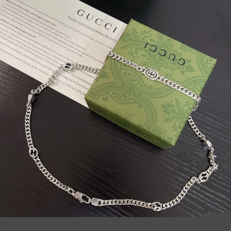 G*u*i necklaces